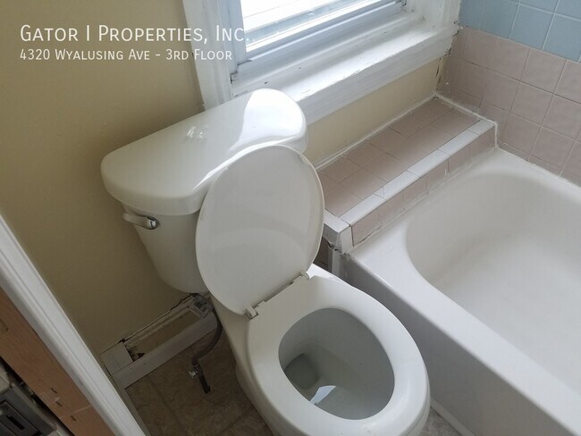 Building Photo - 4320 Wyalusing Ave