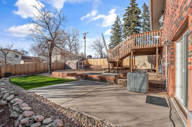 Building Photo - 1438 Laurette Dr