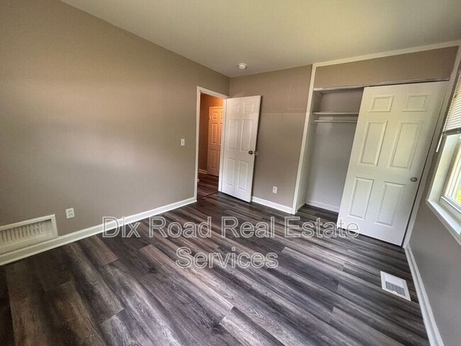 Building Photo - 3737 Runyon Ave