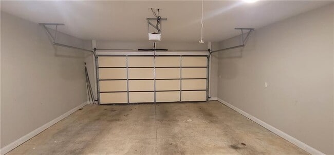 Building Photo - 123 Ridge Crest Ct