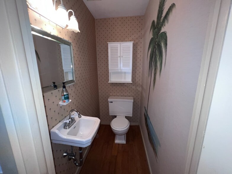 Building Photo - 918 Rockwell Rd