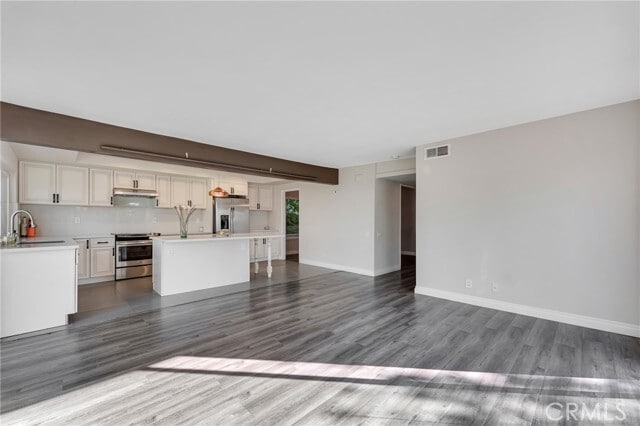 Building Photo - 4352 Park Corona