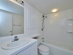 Building Photo - 56-56 Broadlawn Park