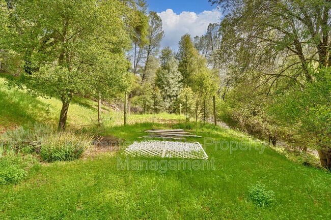 Building Photo - 5456 Oak Leaf Cir