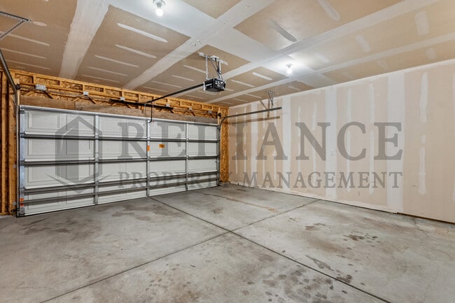 Building Photo - 4809 N Hillside Ct