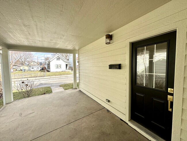 Front Door - 603 E Morris St