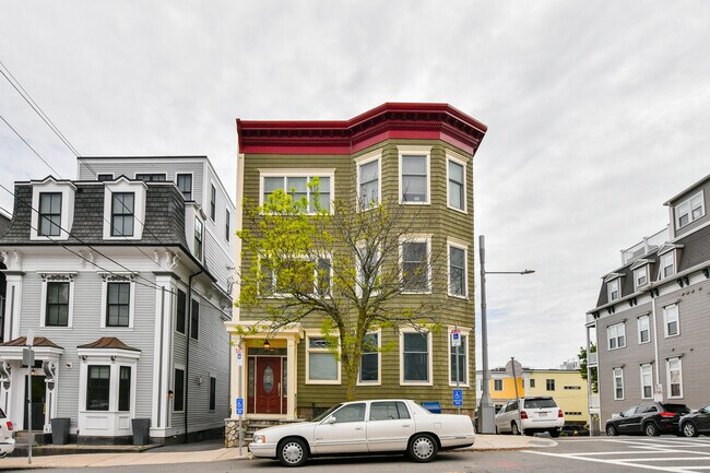 Building Photo - 84 G St