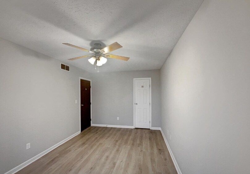 Building Photo - 50 Bentbrook Ct