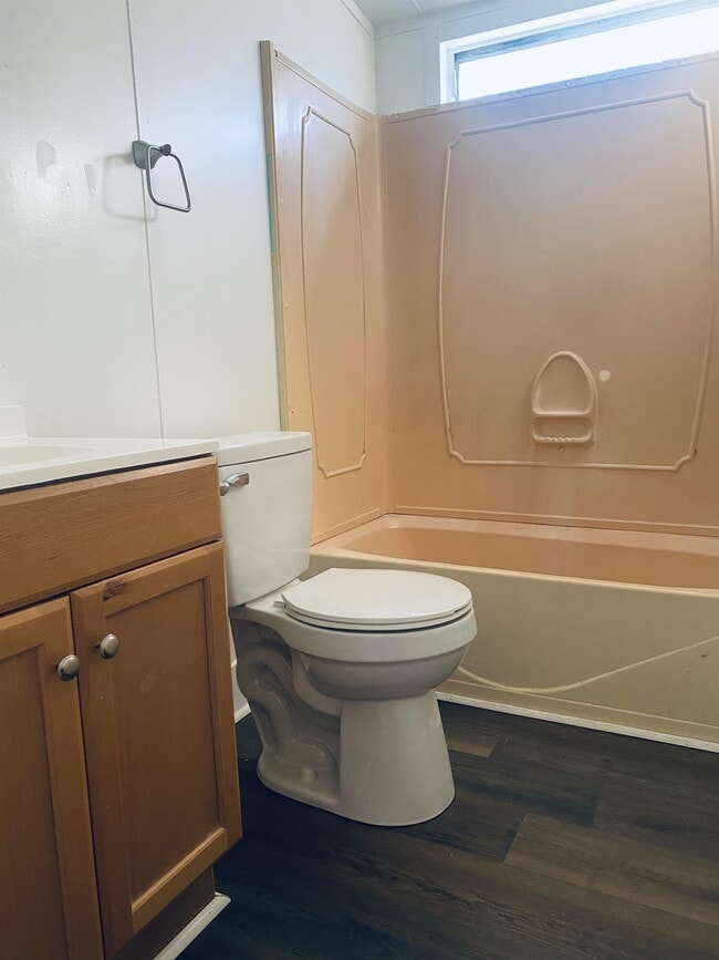 Building Photo - 918 Salters St