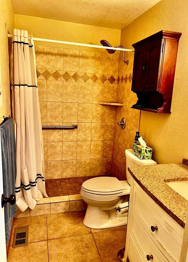 Building Photo - Beautiful Ranch Home in Briargate! Spend t...