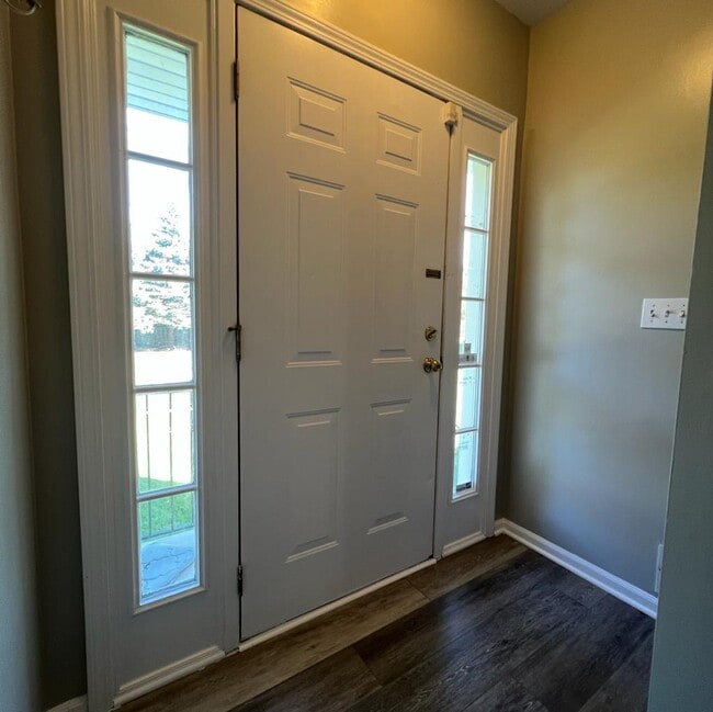 Building Photo - 1169 Shorewood Ct