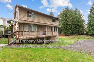 Building Photo - 2421 Bickford Ave