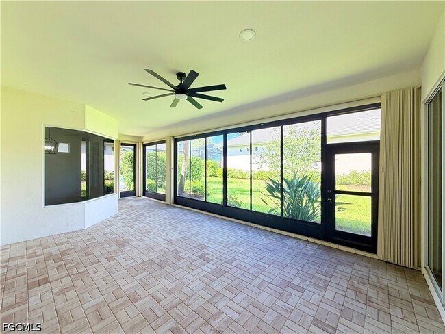 Building Photo - 11001 Sea Tropic Ln