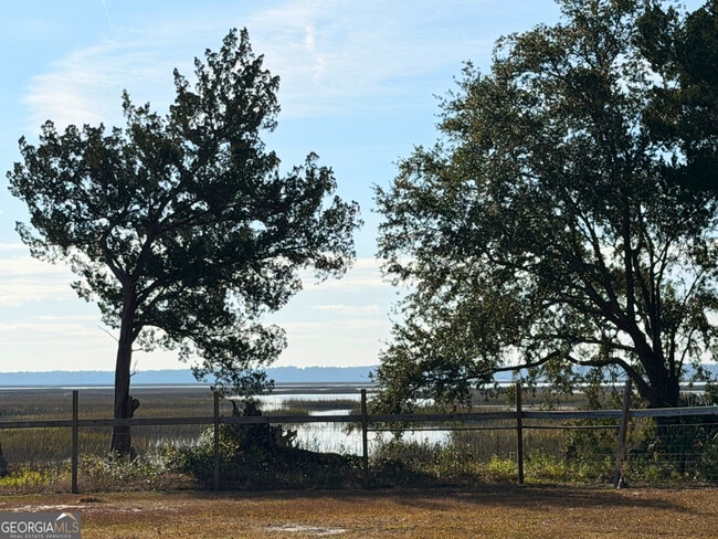 Building Photo - 1818 Union Carbide Rd