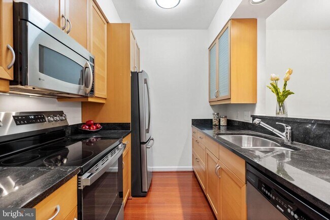 Building Photo - 5909 Barbados Pl