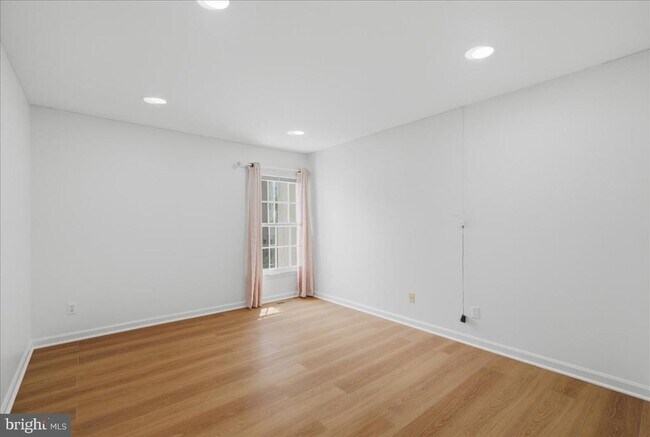 Building Photo - 10249 Winged Elm Cir