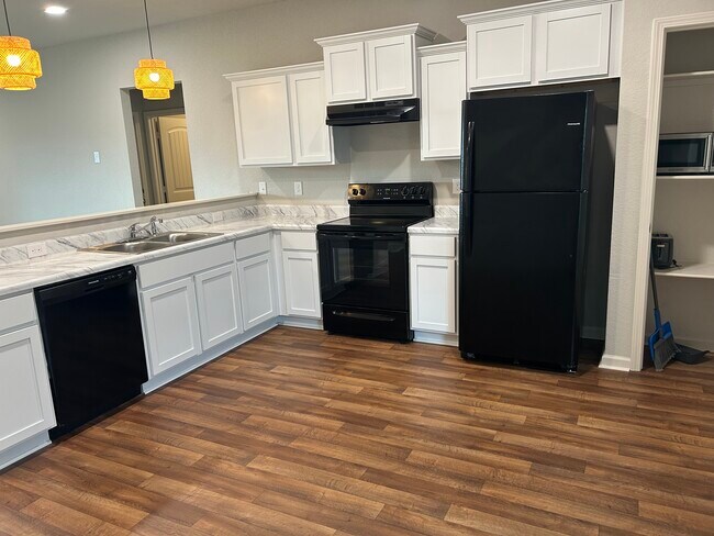 Building Photo - 1170 Rockwell Dr