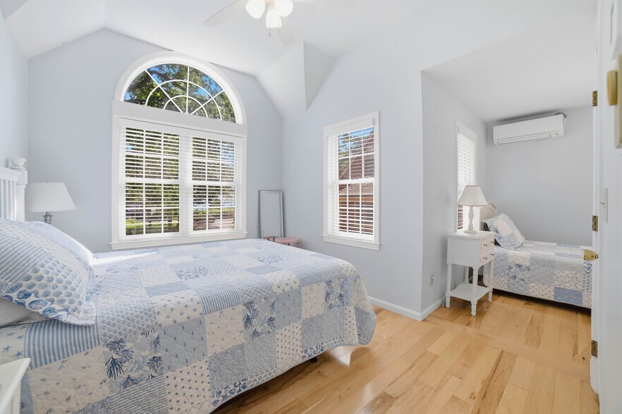 Bedroom 2 / Ocean view - 3 Rosewood Ln