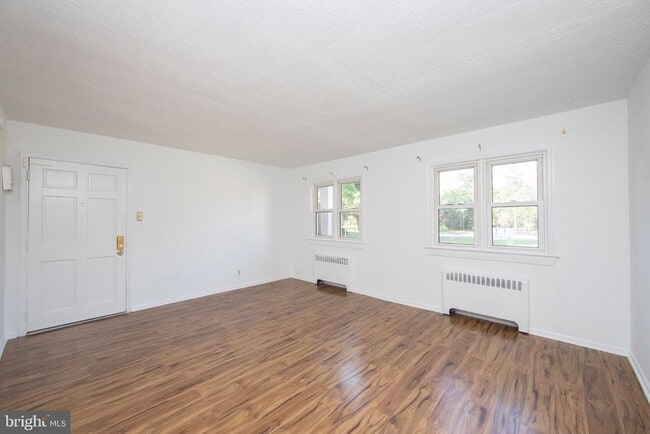 Building Photo - 121 Cherry Parke