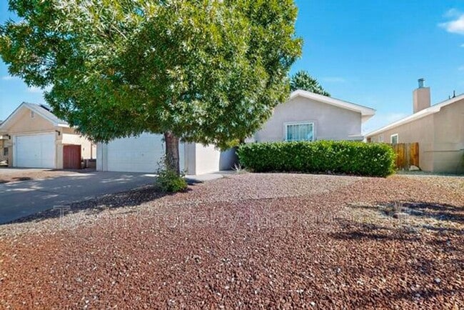 Building Photo - 1420 Stoneway Dr NW