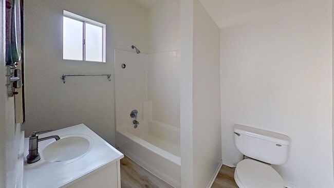 Building Photo - 709 W Micheltorena St