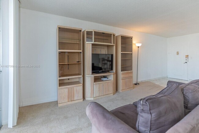 Building Photo - 137 Golden Isles Dr