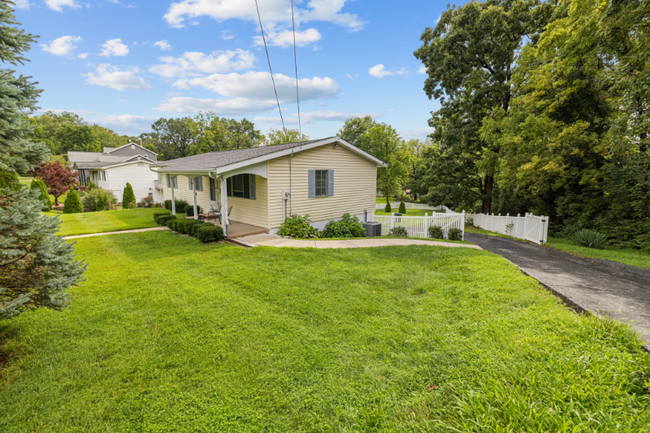 Building Photo - 401 S Ballas Rd