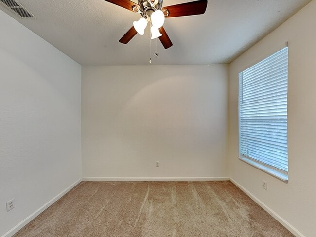 Building Photo - 5049 Maxon Terrace