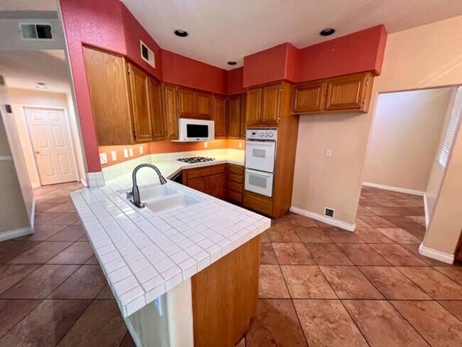 Building Photo - Wonderful 4 bedroom Temecula home for LEASE!