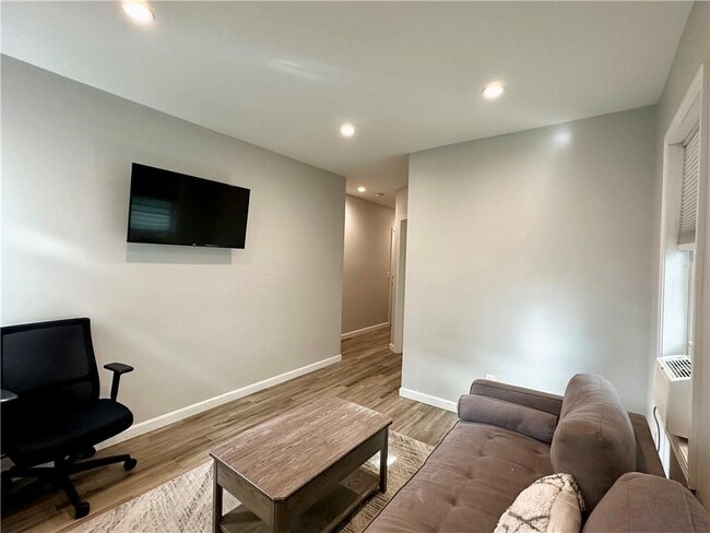 Primary Photo - 29 Ann St