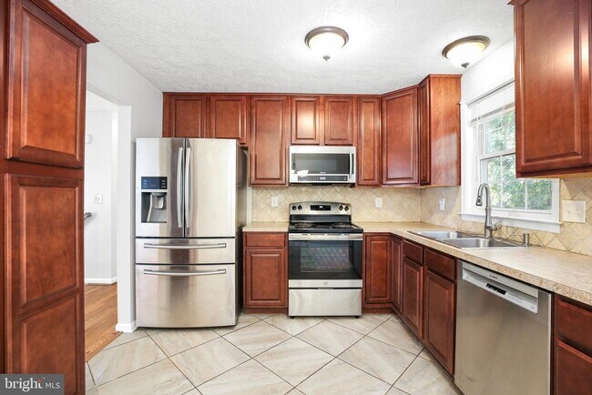 Building Photo - 7303 Sunset Ridge Ct