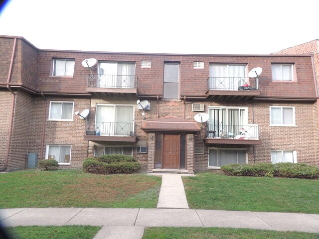 Building Photo - 10479 Dearlove Rd