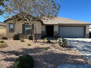 Building Photo - 3 Bedroom Plus Bonus Room Single Family Ho...