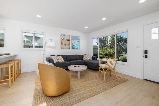 Building Photo - 3725 Jefferson St