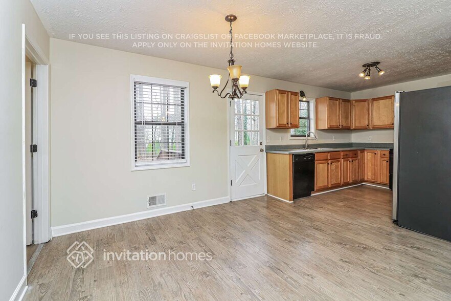 Building Photo - 3699 Ashley Woods Dr