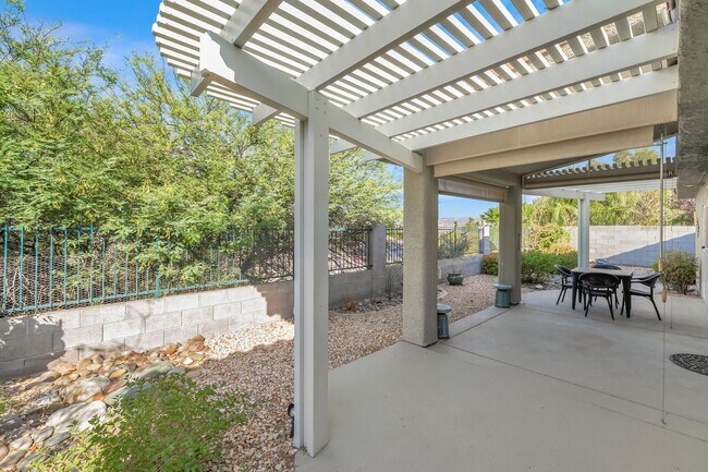 Building Photo - Single-Story Seven Hills Retreat with Stunning City & Mountain Views!