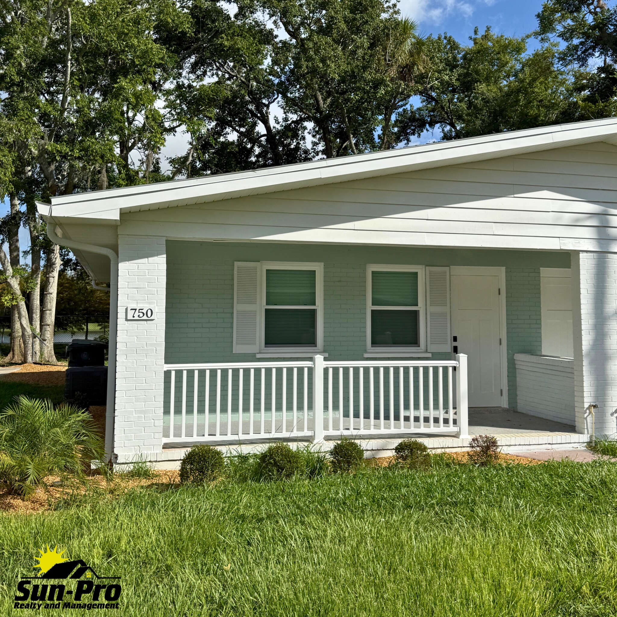 Building Photo - 750 Bethune St