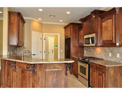 Building Photo - Middlebrooks 607