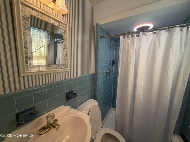 Building Photo - 550 Wall St