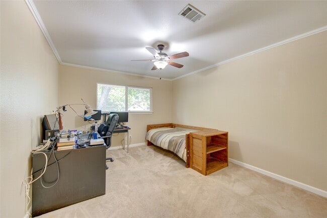 Building Photo - 824 Wax Myrtle Ln