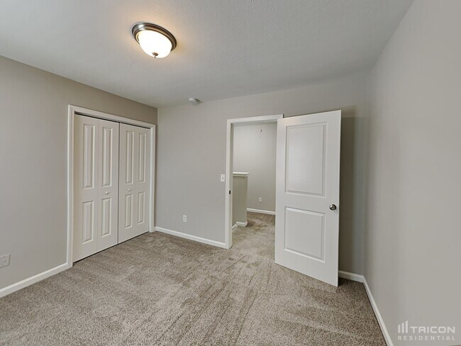 Building Photo - 208 Chestnut Oak Ln
