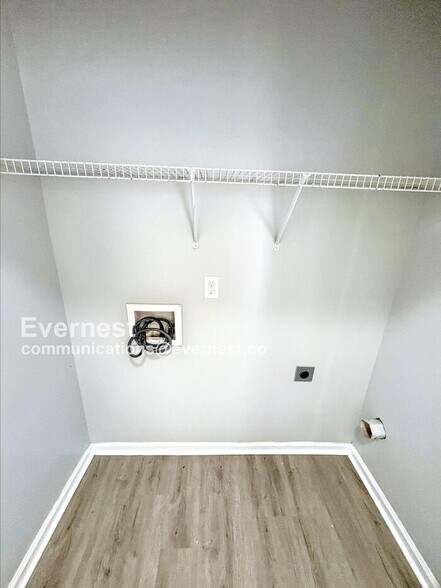 Building Photo - 8625 Thomas Ln
