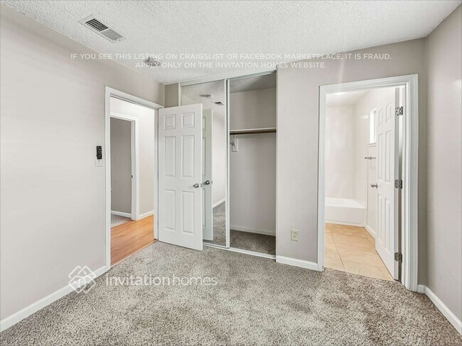 Building Photo - 1658 Ashwood Dr