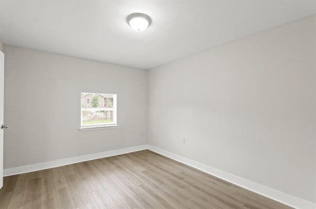 Building Photo - 9133 Woodlyn Rd