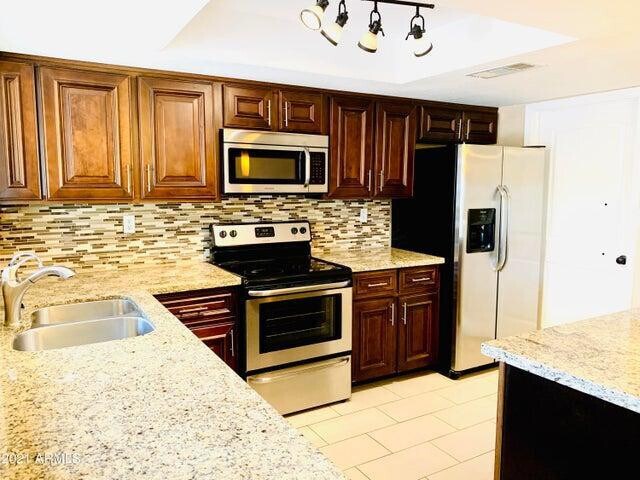 Building Photo - 8832 E Lupine Ave