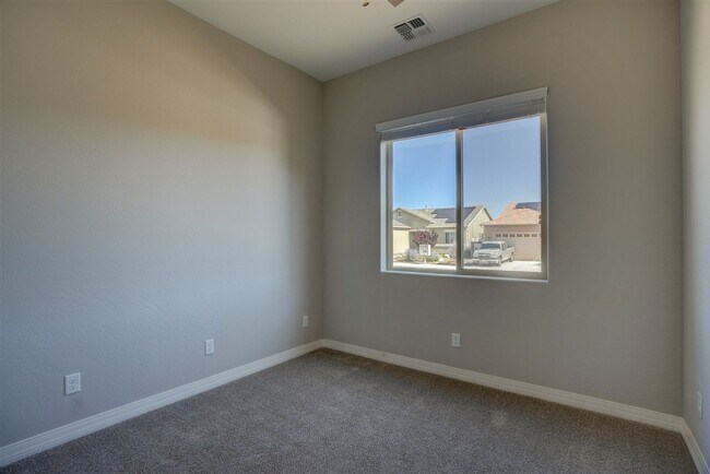 Building Photo - 6185 E Beecher Loop