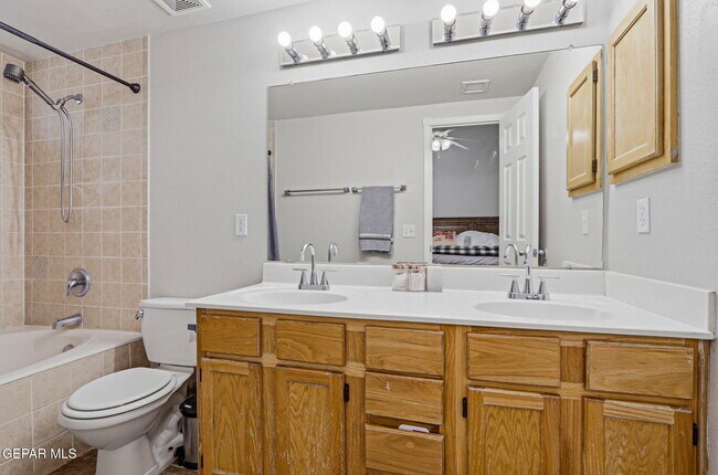 Building Photo - 3828 Tierra Aurora Dr