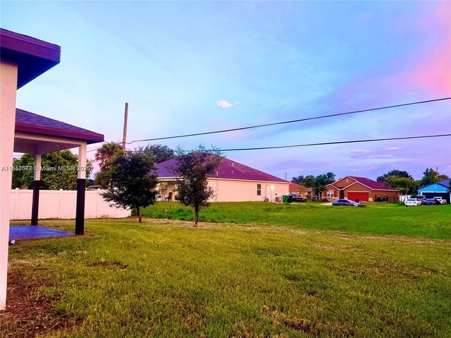 Building Photo - 982 SW Alcantarra Blvd