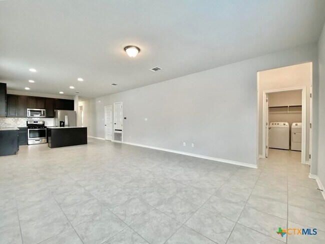 Building Photo - 2148 Pecan Island Dr