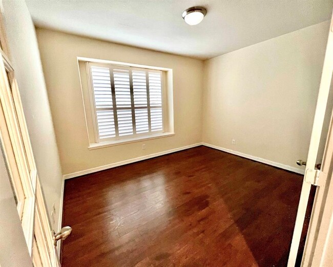 Building Photo - 5307 Riverstone Crossing Dr